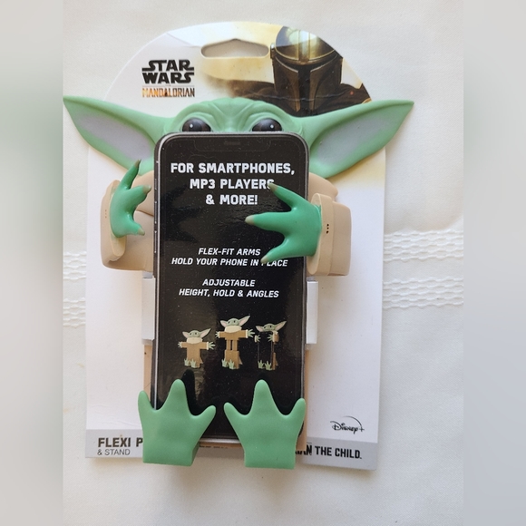Disney's Baby Yoda Star Wars Mandalorian Flexi Phone Stand - Picture 3 of 6